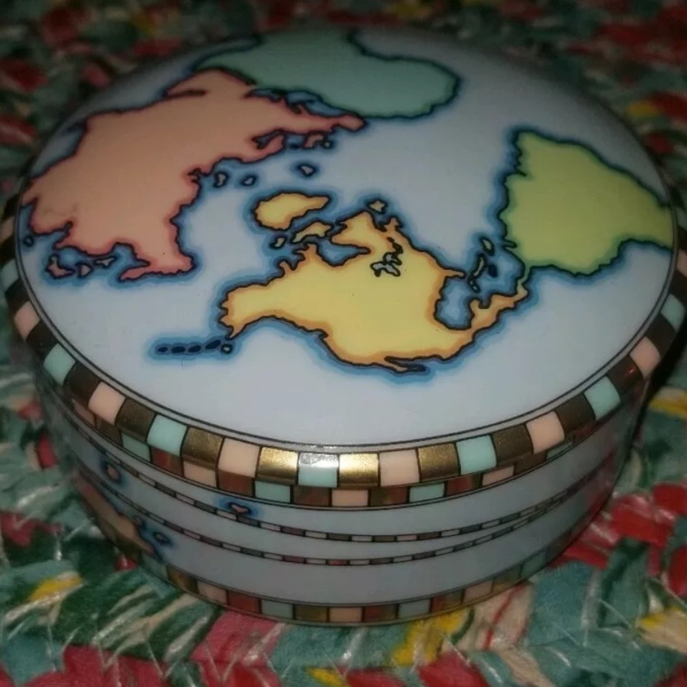 Tiffany & Co Ceramic WORLD MAP Porcelain Box
